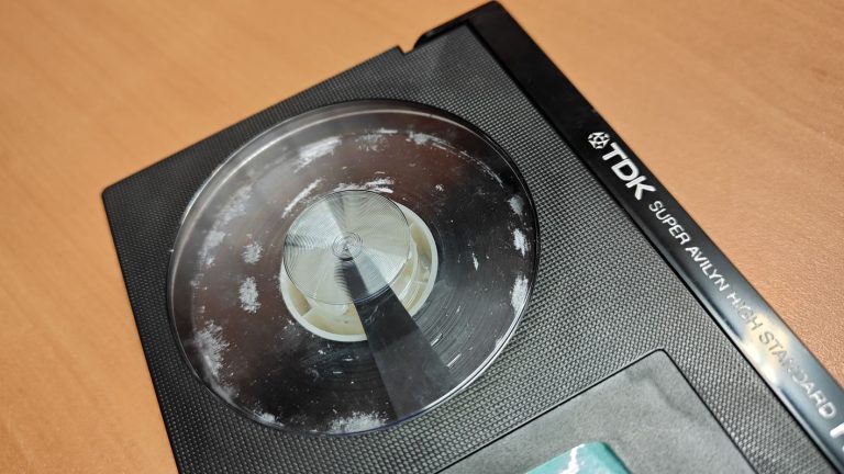 Cinta Betamax TDK con Moho.