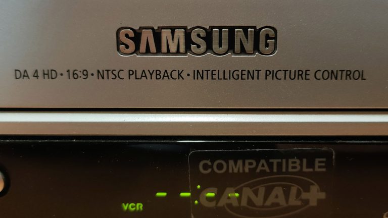Vídeo VHS Samsung en formato NTSC.